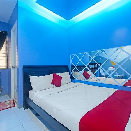 Oyo 896 Silverio Suites Manila Kültér fotó