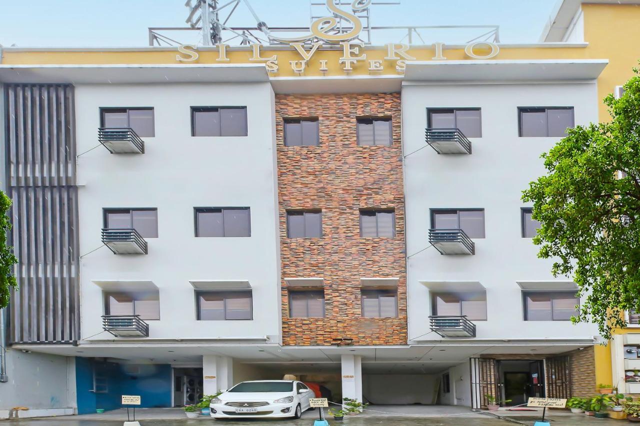 Oyo 896 Silverio Suites Manila Kültér fotó