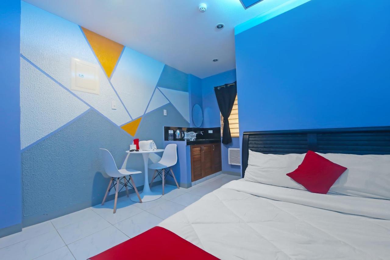 Oyo 896 Silverio Suites Manila Kültér fotó