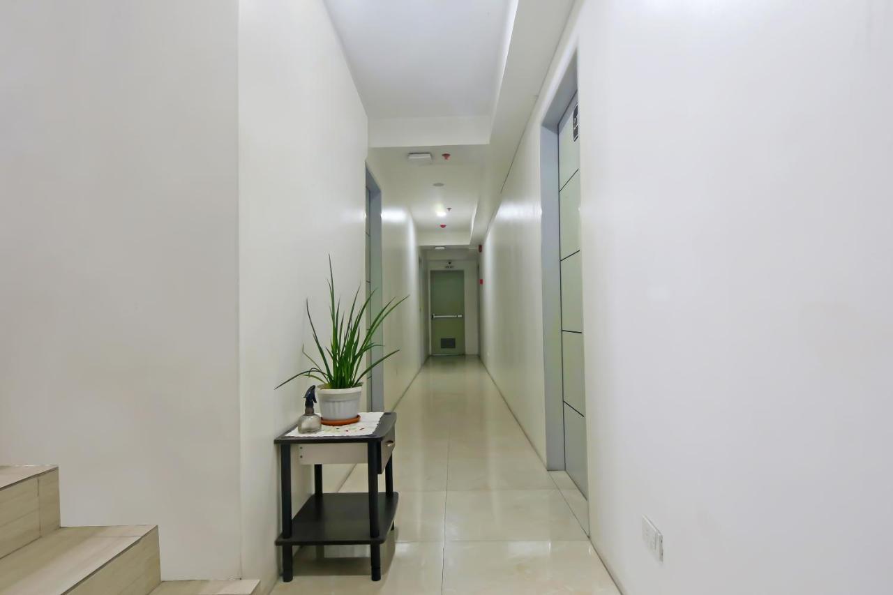 Oyo 896 Silverio Suites Manila Kültér fotó